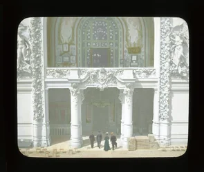 Parisutställning: Palace of Decorative Arts, Paris, Frankrike, 1900 (lanternbild)